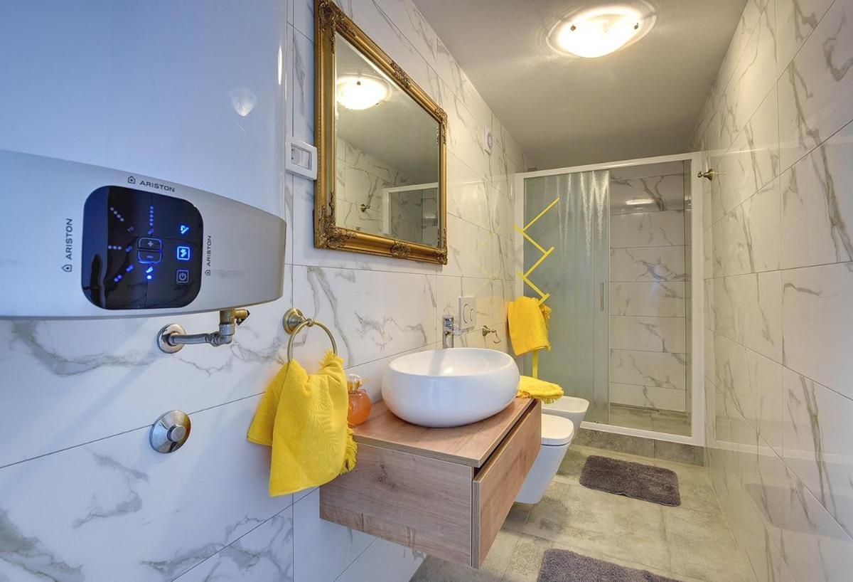 Villa Micol Gajana エクステリア 写真