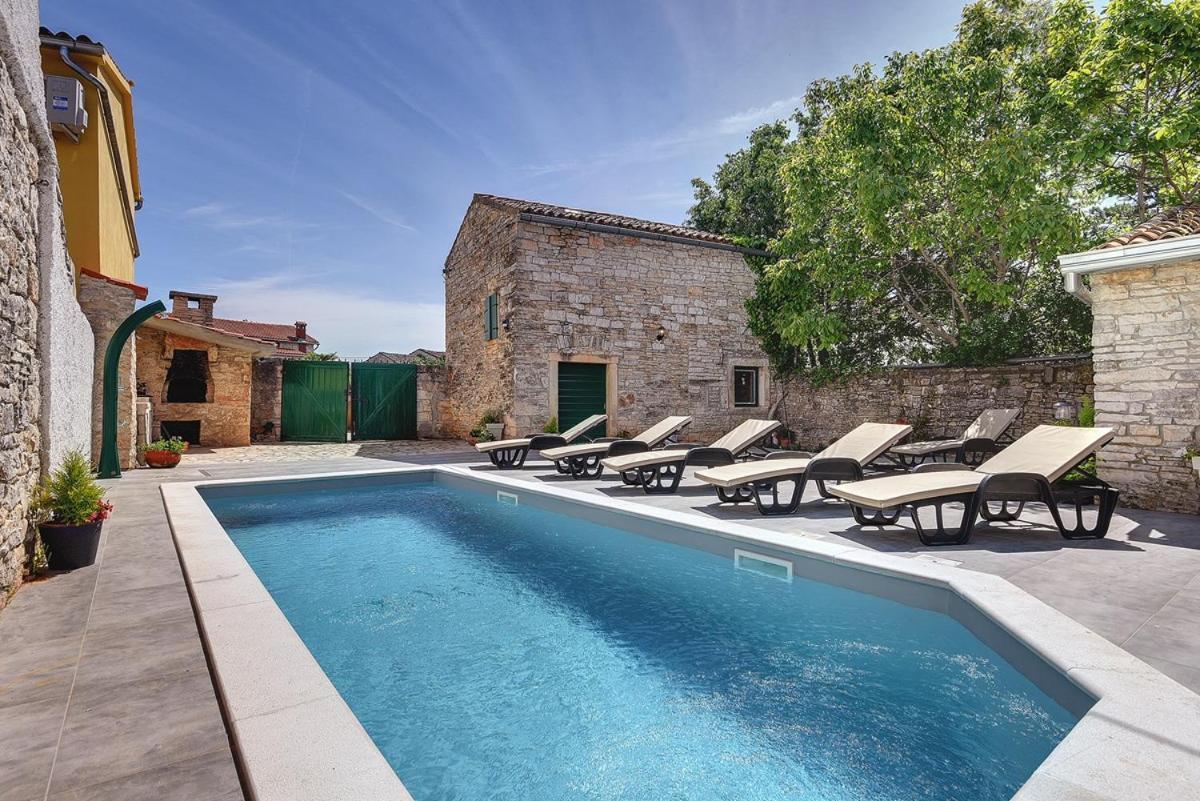 Villa Micol Gajana エクステリア 写真