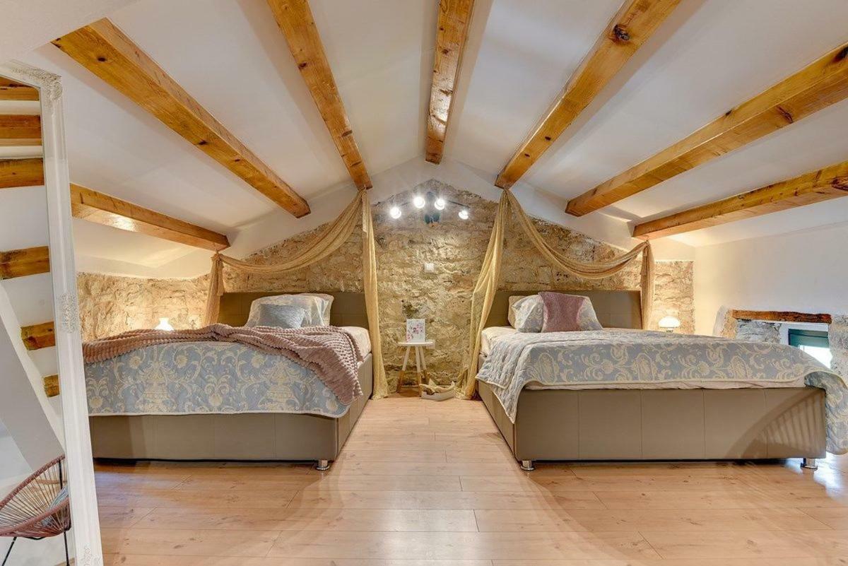 Villa Micol Gajana エクステリア 写真