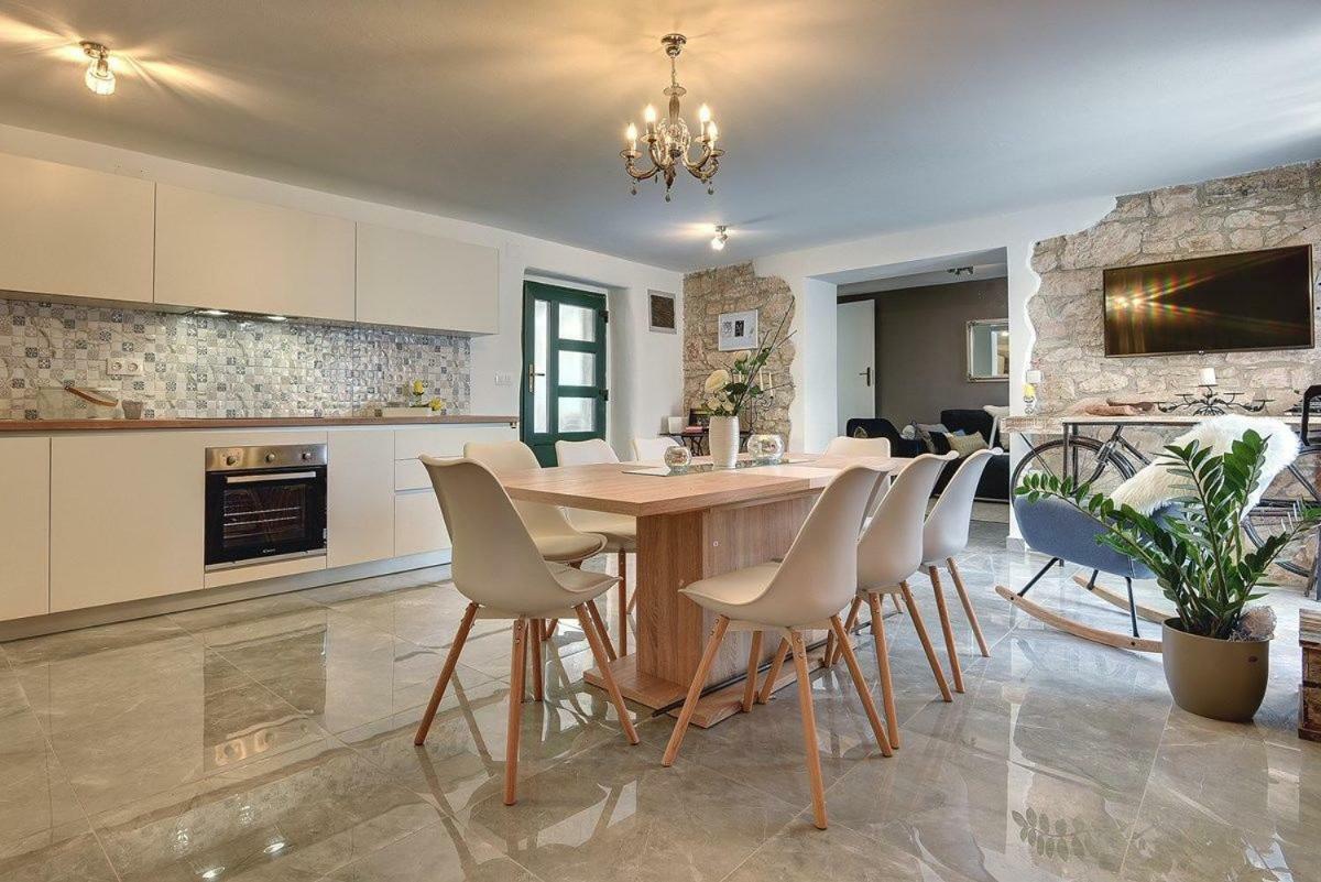 Villa Micol Gajana エクステリア 写真