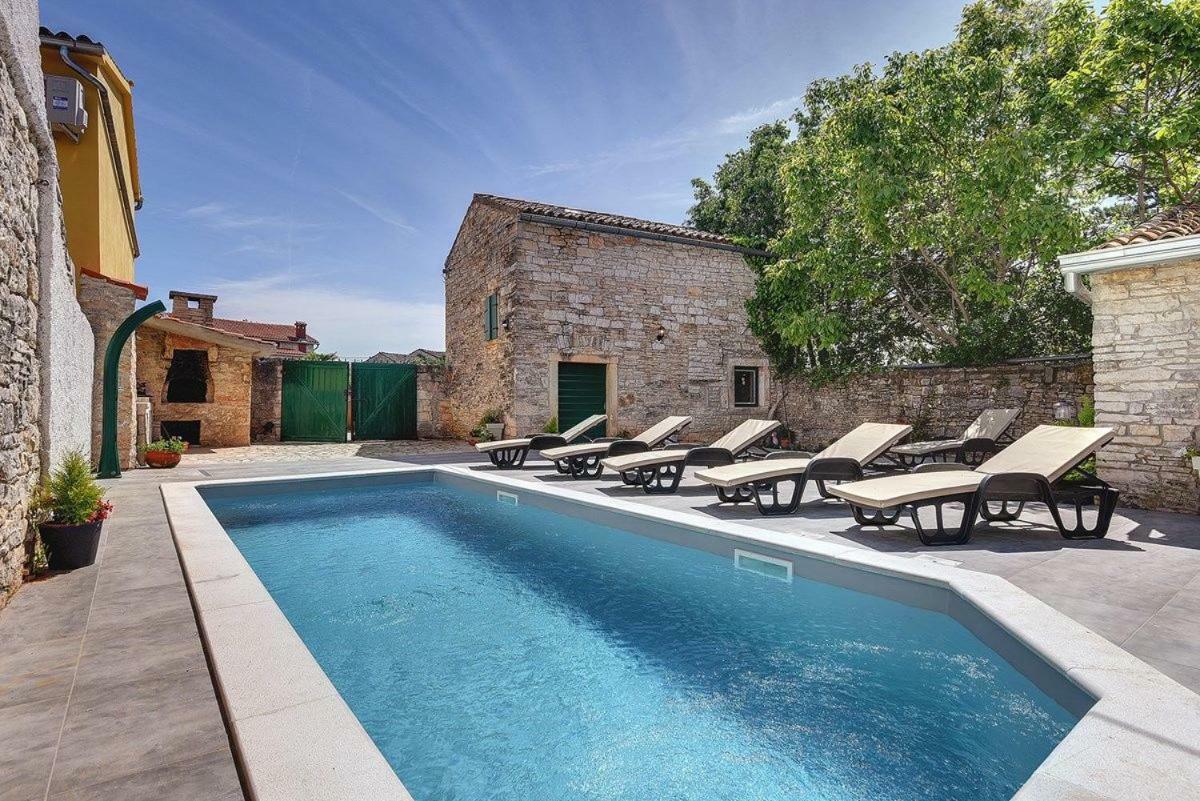 Villa Micol Gajana エクステリア 写真
